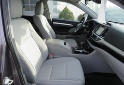 2019 Toyota Highlander - Image 19