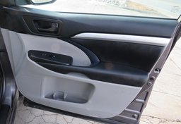 2019 Toyota Highlander - Image 46