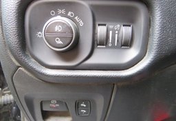 2019 Ram 1500 - Image 38