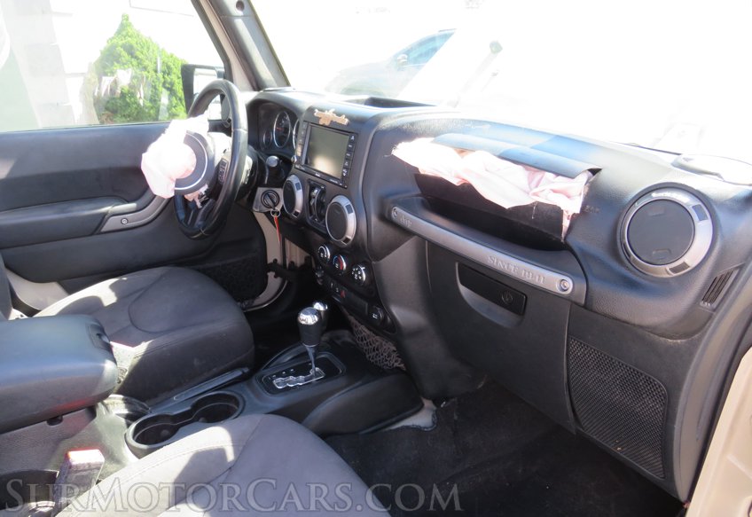 2016 Jeep Wrangler Unlimited - Image 13