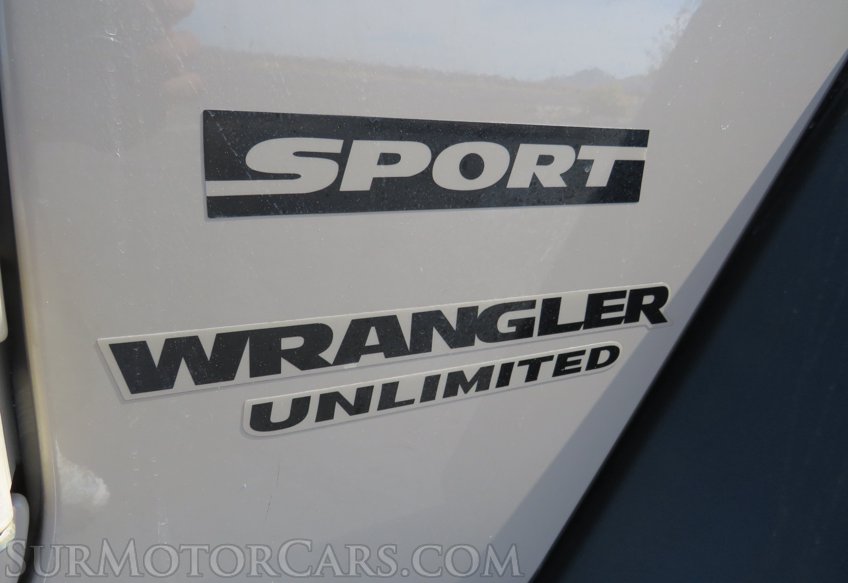 2016 Jeep Wrangler Unlimited - Image 11