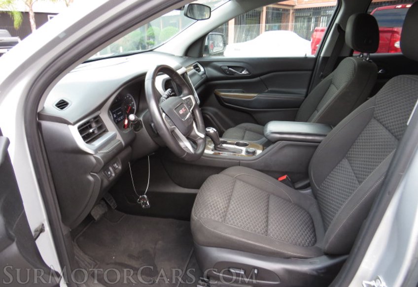 2017 GMC Acadia - Image 25