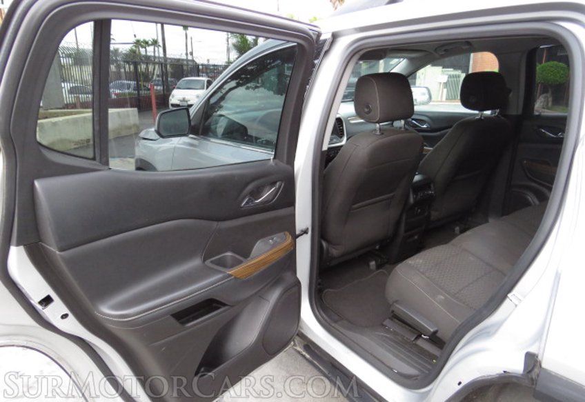 2017 GMC Acadia - Image 22