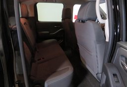 2022 Nissan Frontier - Image 40