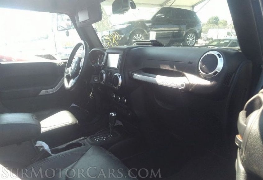 2015 Jeep Wrangler Unlimited - Image 5