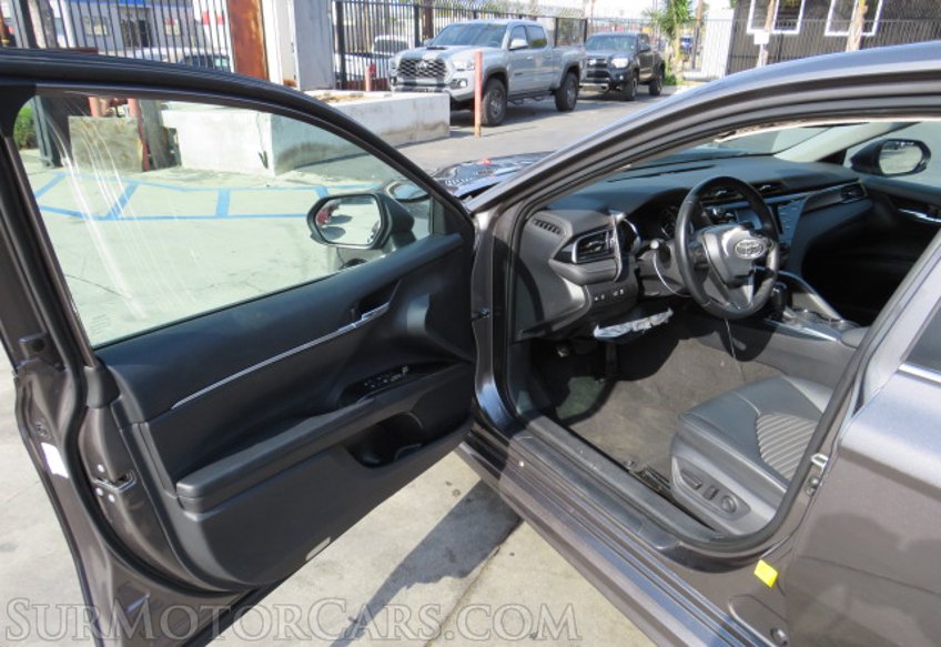 2019 Toyota Camry - Image 19