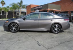 2019 Toyota Camry - Image 11