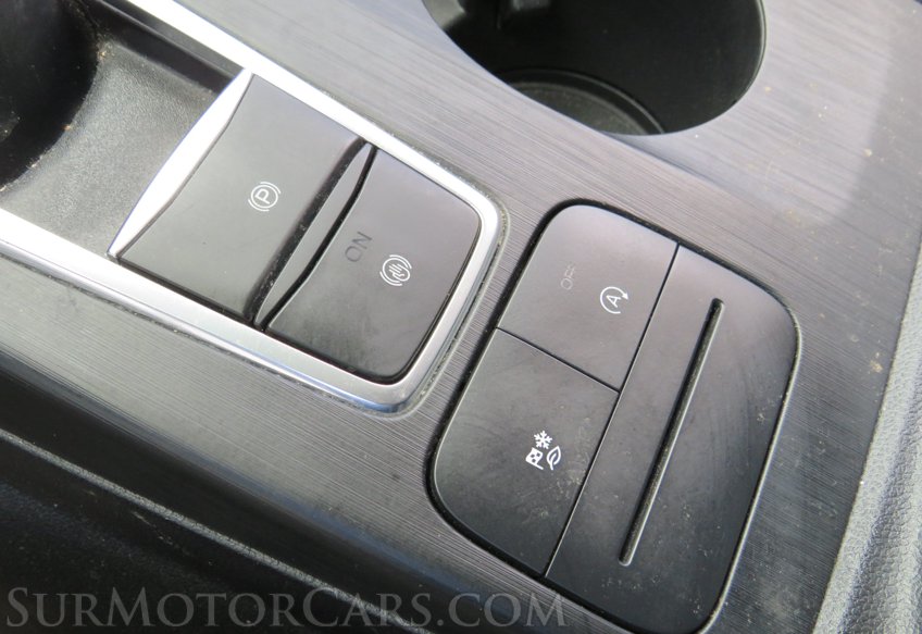 2020 Ford Escape - Image 39