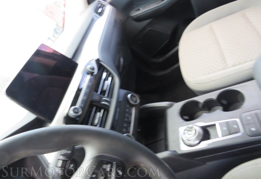 2020 Ford Escape - Image 29