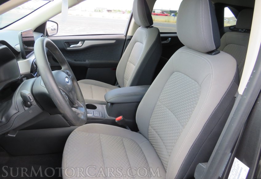 2020 Ford Escape - Image 25