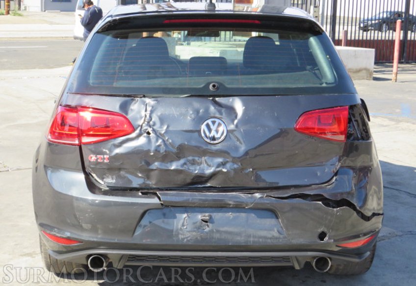 2017 Volkswagen Golf GTI - Image 10
