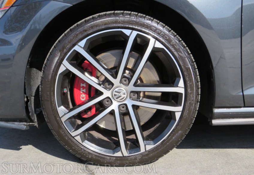 2017 Volkswagen Golf GTI - Image 17