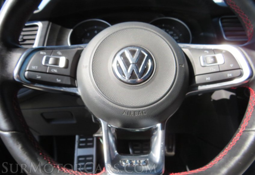 2017 Volkswagen Golf GTI - Image 32
