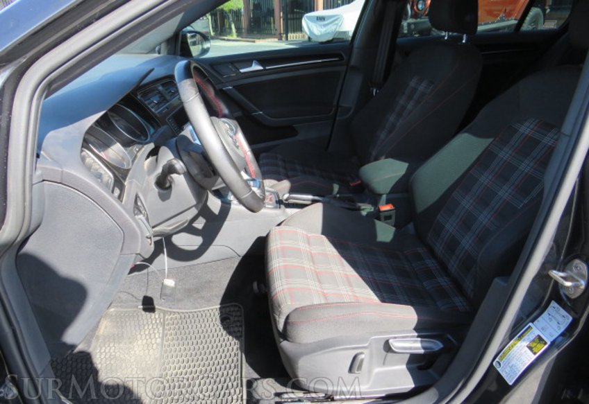 2017 Volkswagen Golf GTI - Image 25