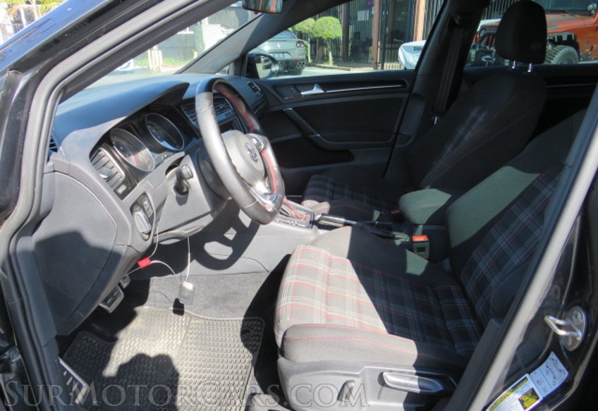2017 Volkswagen Golf GTI - Image 23