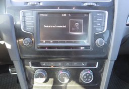 2017 Volkswagen Golf GTI - Image 43