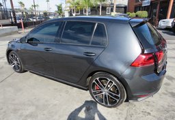 2017 Volkswagen Golf GTI - Image 7