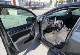 2017 Volkswagen Golf GTI - Image 19