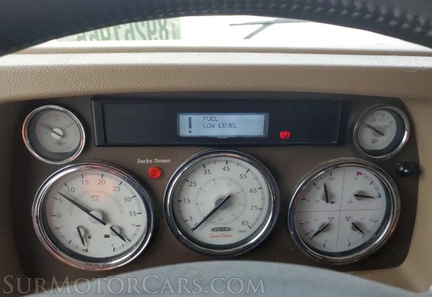 2007 Freightliner XCF Chassis - Image 8