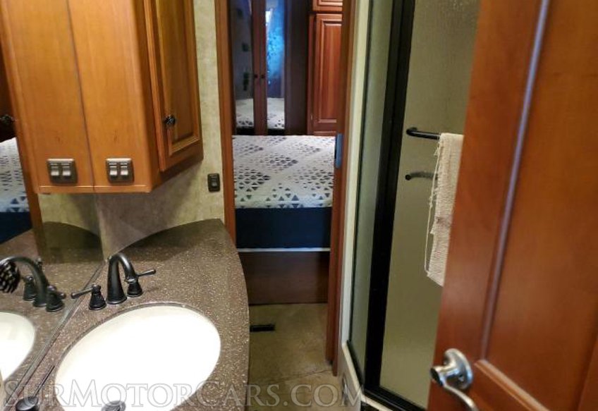 2007 Freightliner XCF Chassis - Image 7