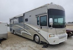 2007 Freightliner XCF Chassis - Image 1