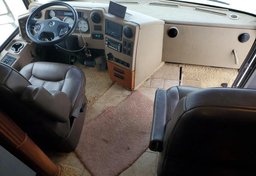 2007 Freightliner XCF Chassis - Image 5