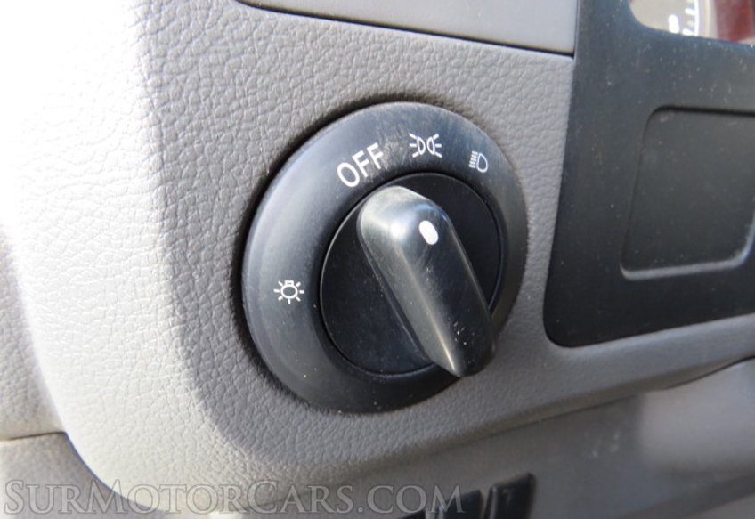 2017 Nissan NV Cargo - Image 35