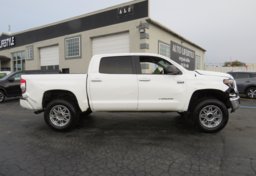 2019 Toyota Tundra 4WD - Image 9