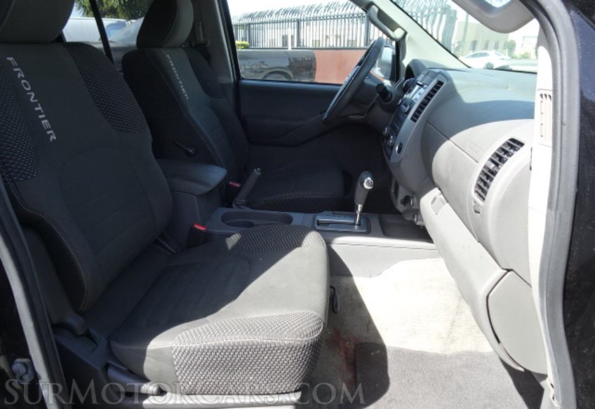 2014 Nissan Frontier - Image 25