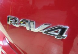 2017 Toyota RAV4 - Image 17