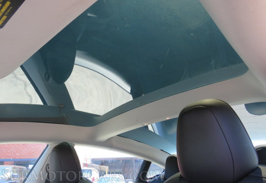 2022 Tesla Model 3 - Image 31