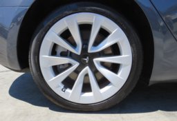 2022 Tesla Model 3 - Image 18