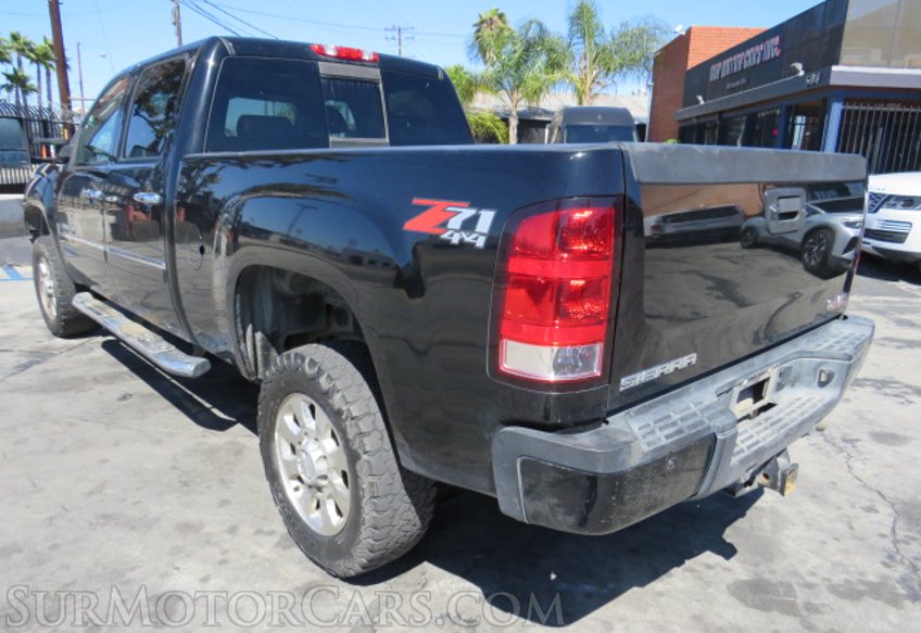 2013 GMC Sierra 2500HD - Image 11