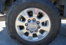 2013 GMC Sierra 2500HD - Image 13