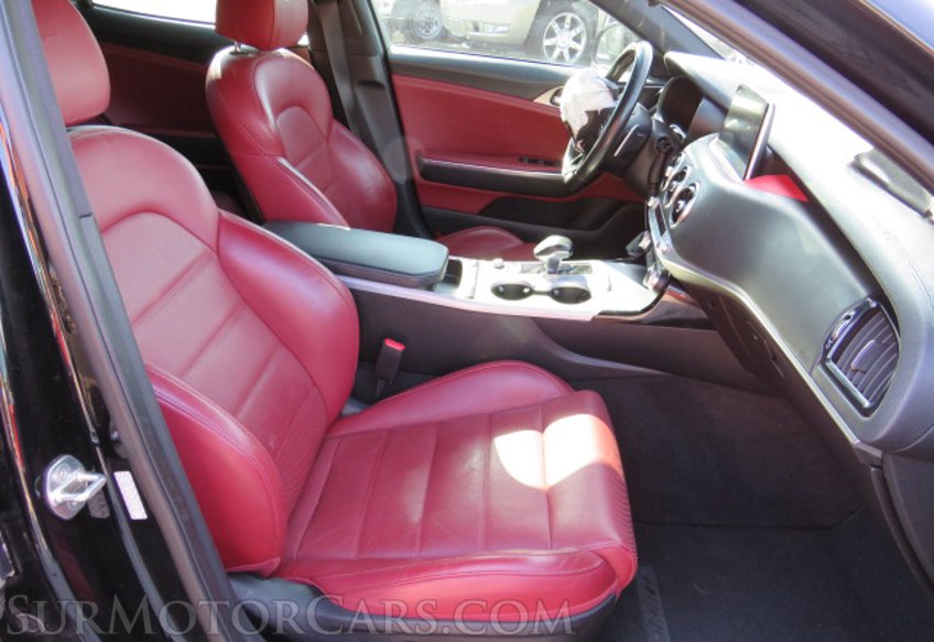 2018 Kia Stinger - Image 31