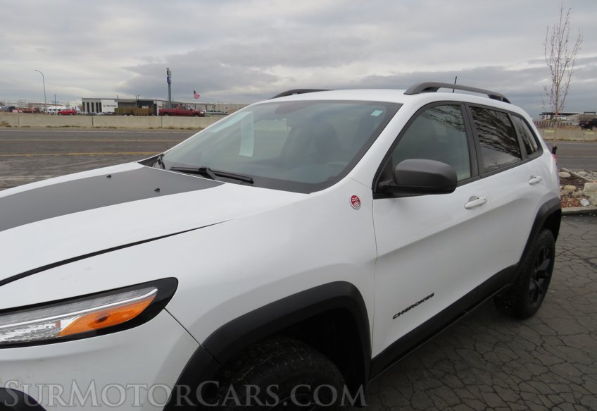2018 Jeep Cherokee - Image 12