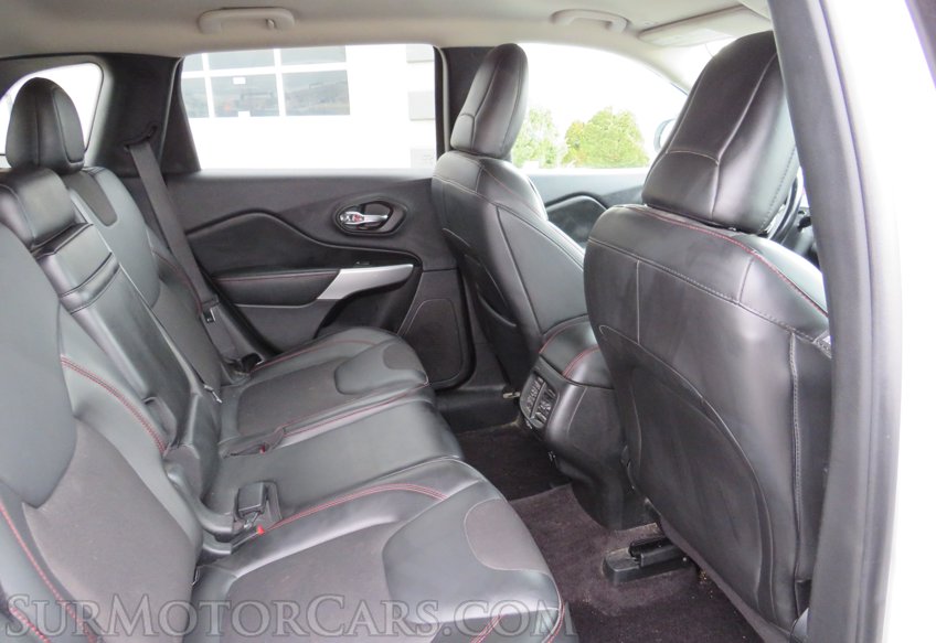 2018 Jeep Cherokee - Image 29