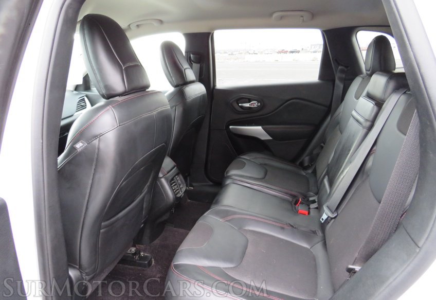 2018 Jeep Cherokee - Image 31