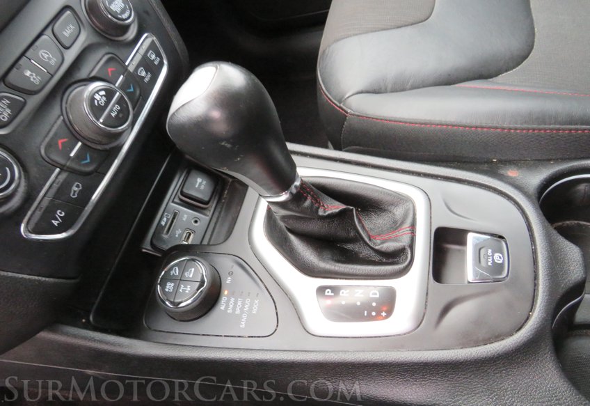 2018 Jeep Cherokee - Image 52