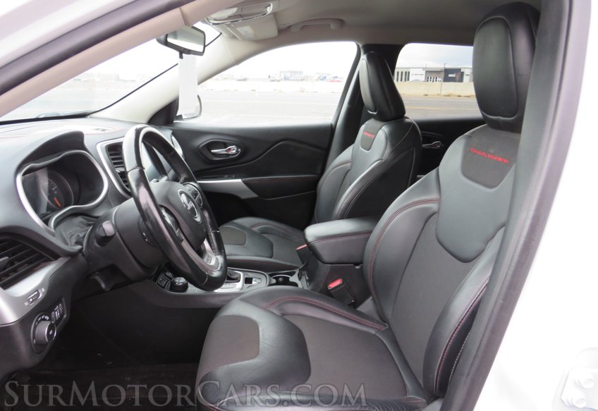 2018 Jeep Cherokee - Image 28