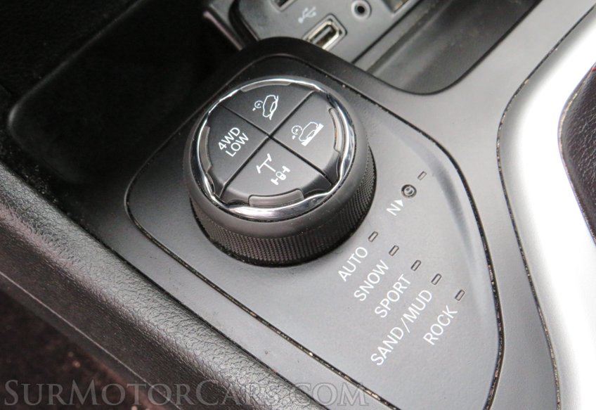 2018 Jeep Cherokee - Image 42