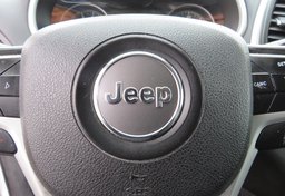 2018 Jeep Cherokee - Image 35