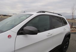 2018 Jeep Cherokee - Image 15