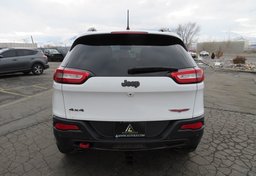2018 Jeep Cherokee - Image 11