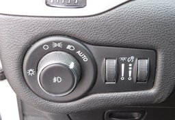 2018 Jeep Cherokee - Image 47