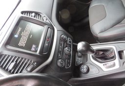 2018 Jeep Cherokee - Image 37