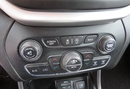 2018 Jeep Cherokee - Image 45