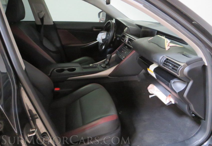 2020 Lexus IS 300 - Image 27