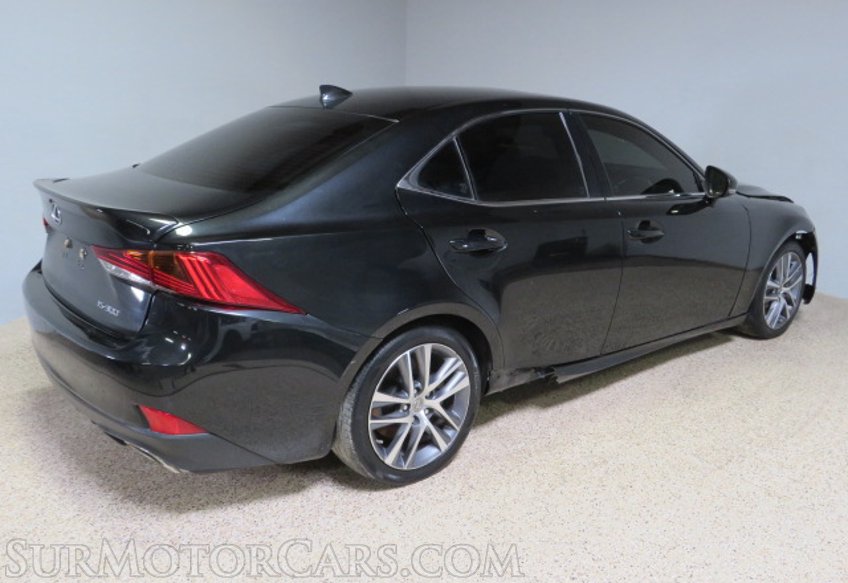 2020 Lexus IS 300 - Image 6