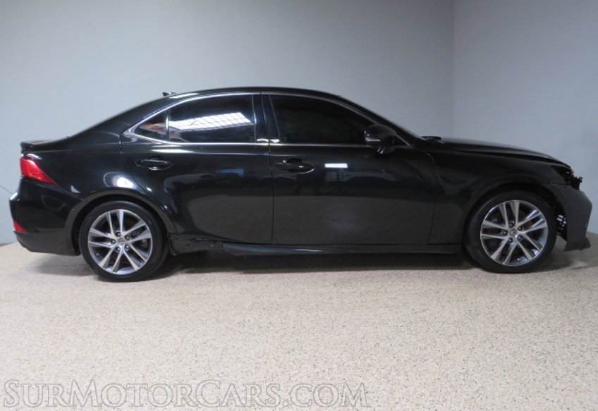 2020 Lexus IS 300 - Image 11